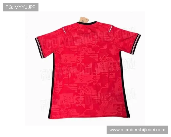 英格兰队2026世界杯赛前球衣曝光，颜色搭配彰显国家队精神风采